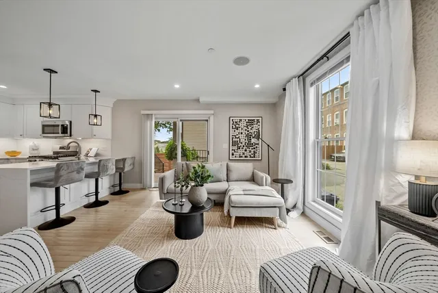 $599,000 | 108 R Mt Pleasant Avenue, Unit 108R, Boston, MA 02119