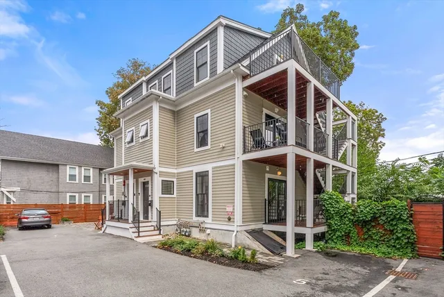$599,000 | 108 R Mt Pleasant Avenue, Unit 108R, Boston, MA 02119