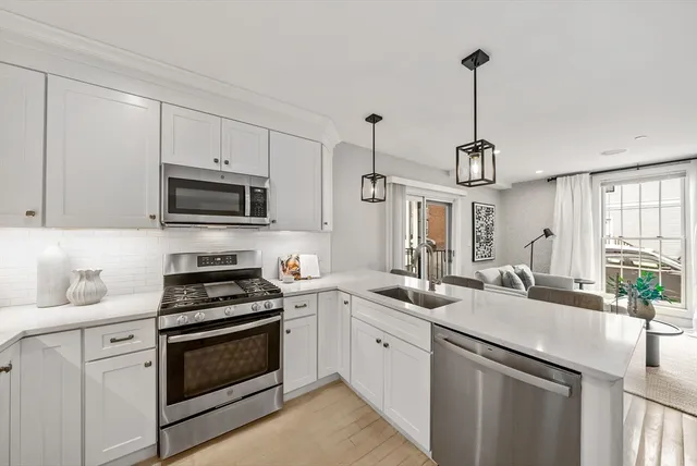 $599,000 | 108 R Mt Pleasant Avenue, Unit 108R, Boston, MA 02119