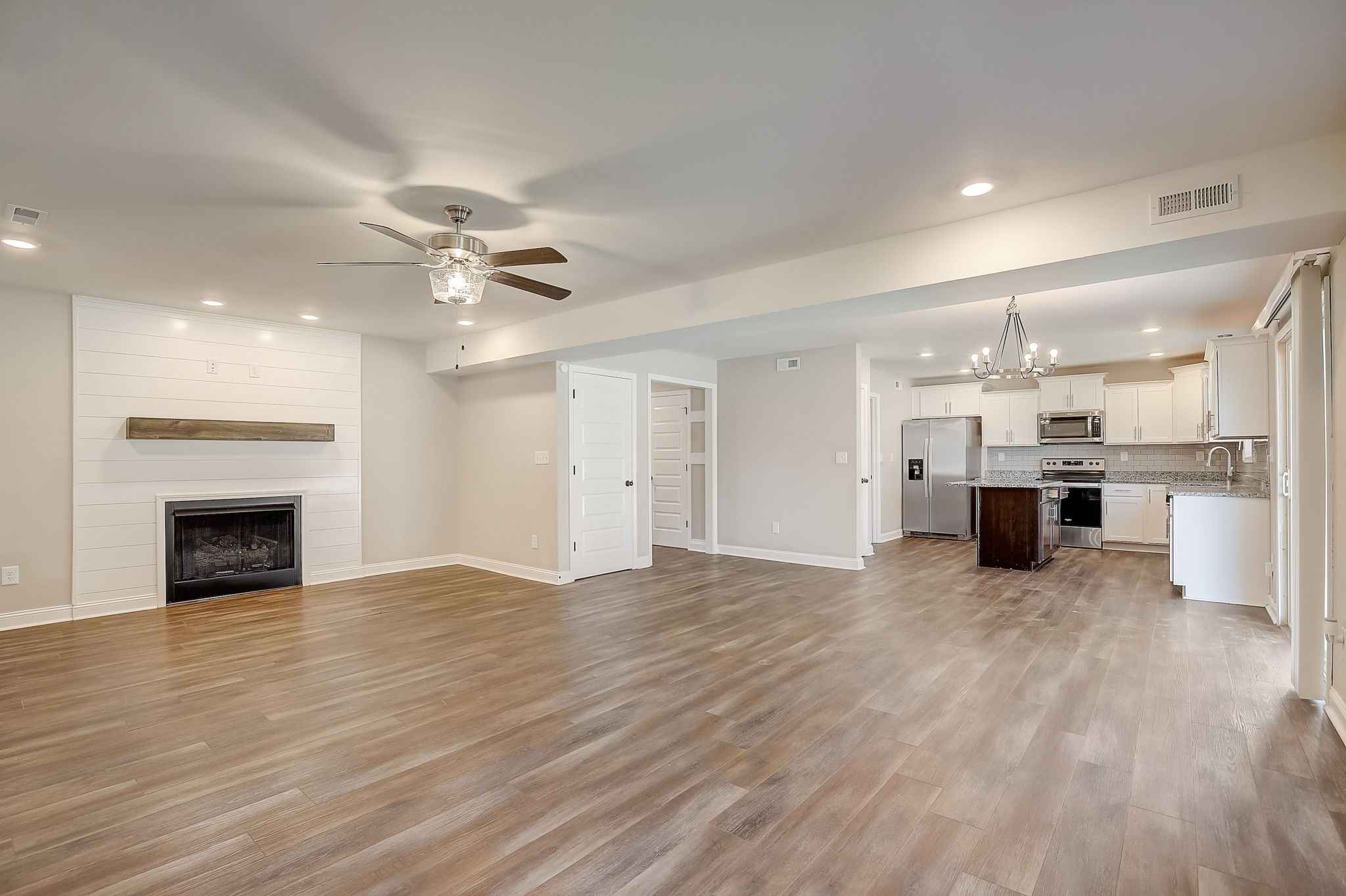 112 Schroer Road Clarksville, TN 37042 - Photo 3 of 18 Gallery Image 3