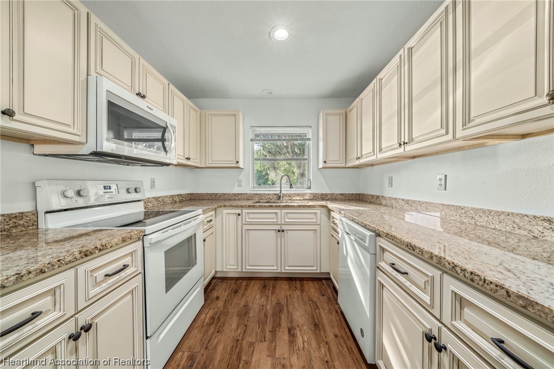 306 Parkview Road Sebring, FL 33870 - Photo 3 of 27 Gallery Image 3