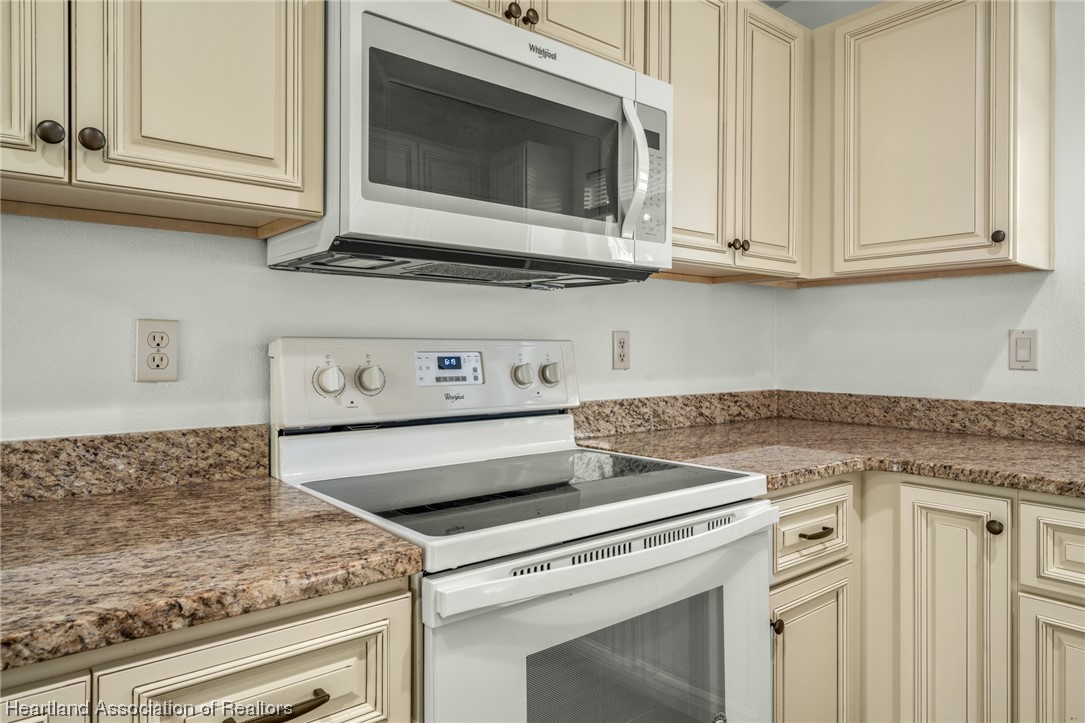 306 Parkview Road Sebring, FL 33870 - Photo 4 of 27 Gallery Image 4