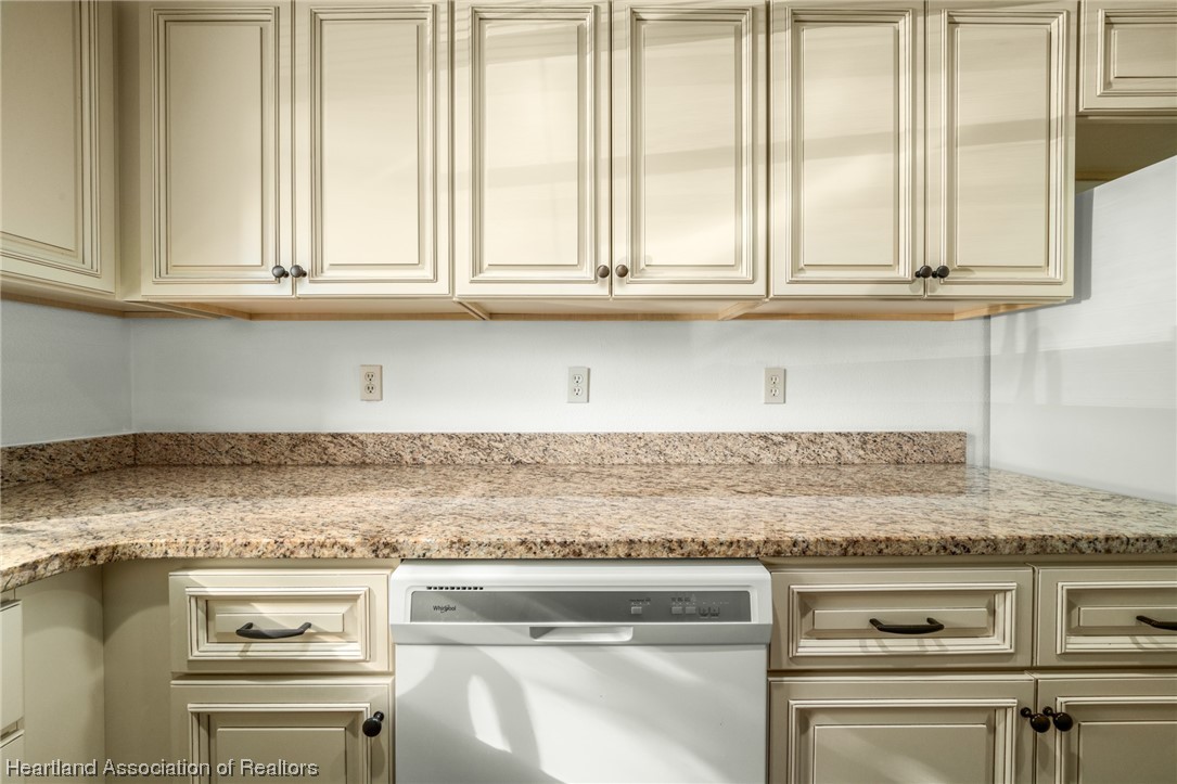 306 Parkview Road Sebring, FL 33870 - Photo 5 of 27 Gallery Image 5