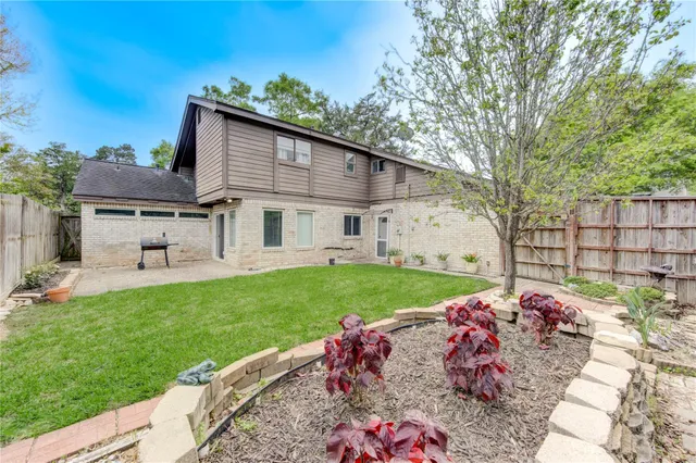 $3,200 | 15754 Walkwood Drive, Houston, TX 77079