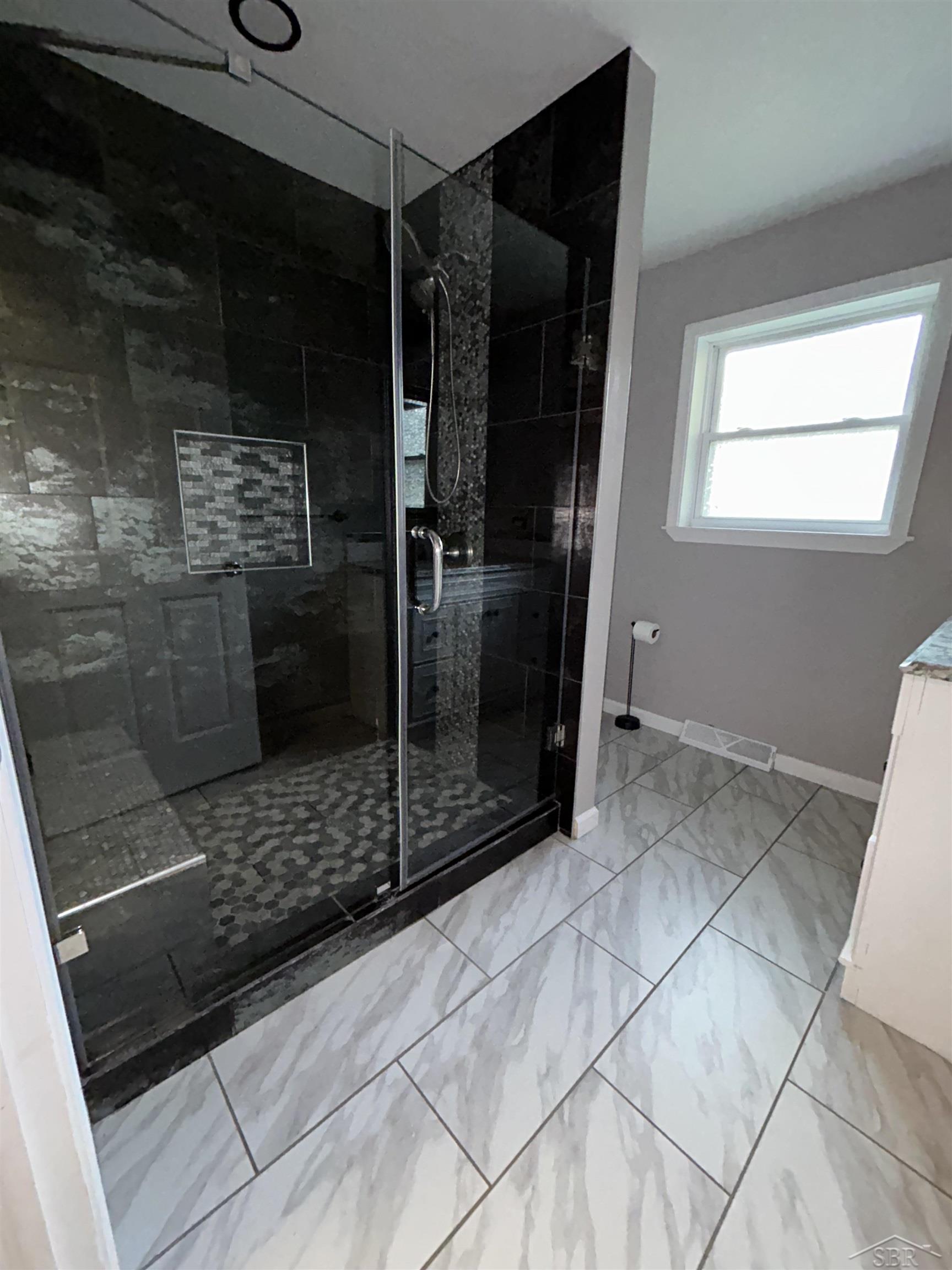 1807 Hemmeter Road Saginaw, MI 48638 - Photo 15 of 19 50188847-f89f2a07-8c42-4294-a532-208f265ebbbf.JPG
