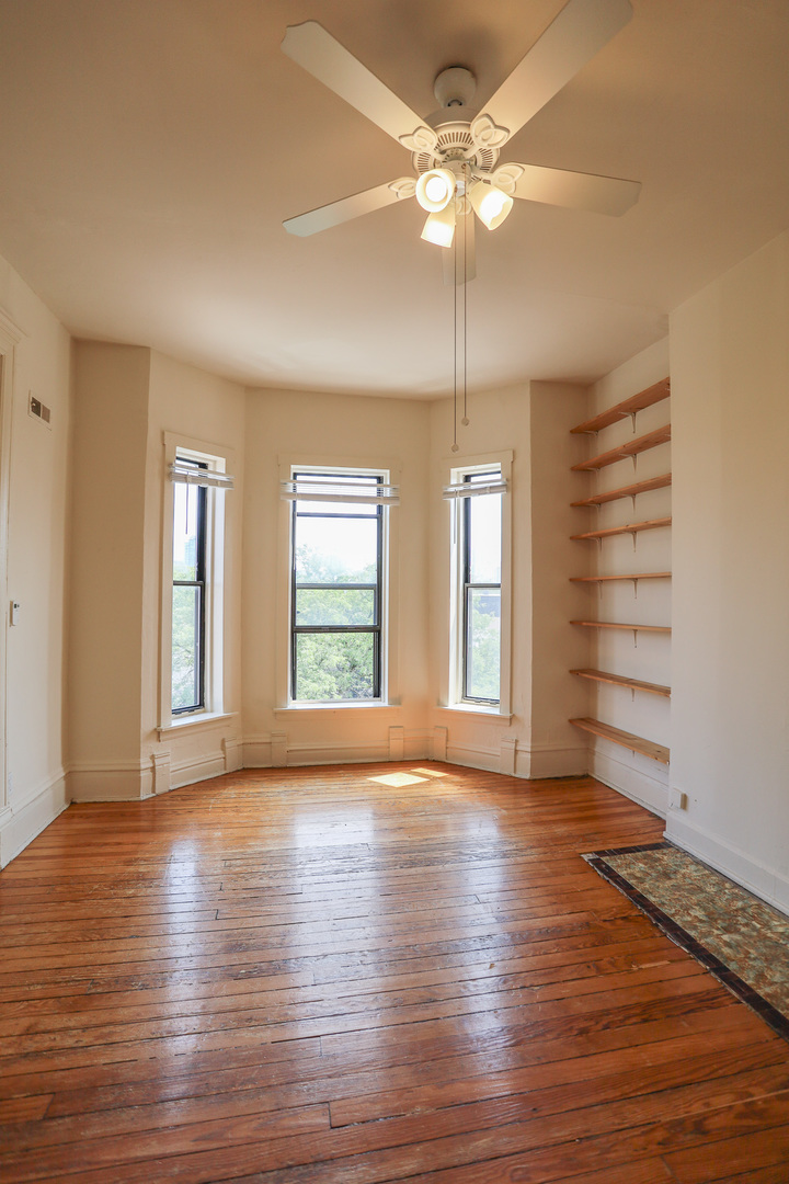 652 North Noble Street, Unit 4F Chicago, IL 60642 - Photo 4 of 11