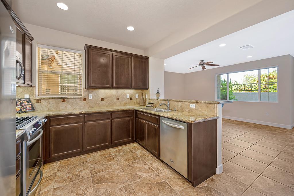 403 Rivage Circle Folsom, CA 95630 - Photo 3 of 54