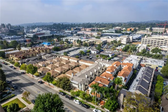 $938,000 | 785 South Marengo Avenue, Unit 2, Pasadena, CA 91106