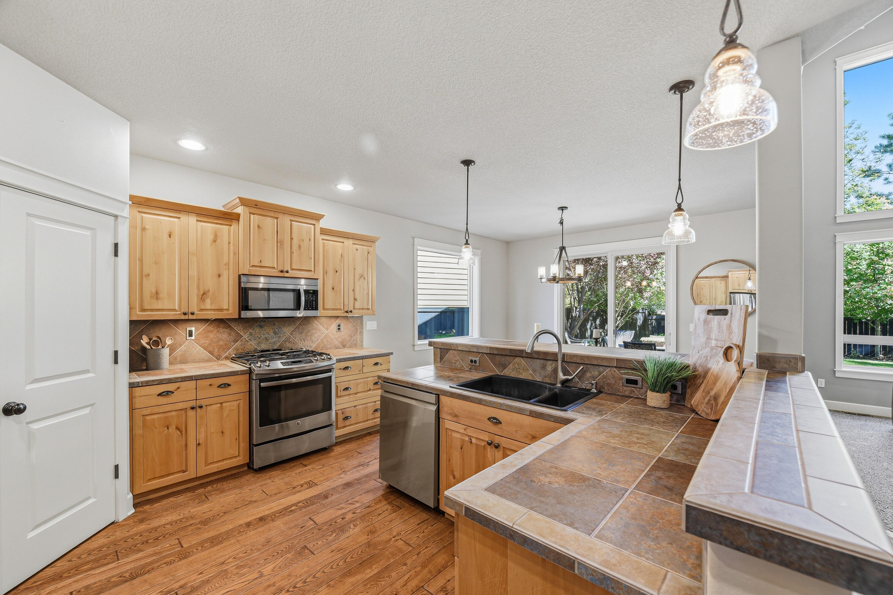 60320 Sage Stone Loop Bend, OR 97702 - Photo 13 of 67