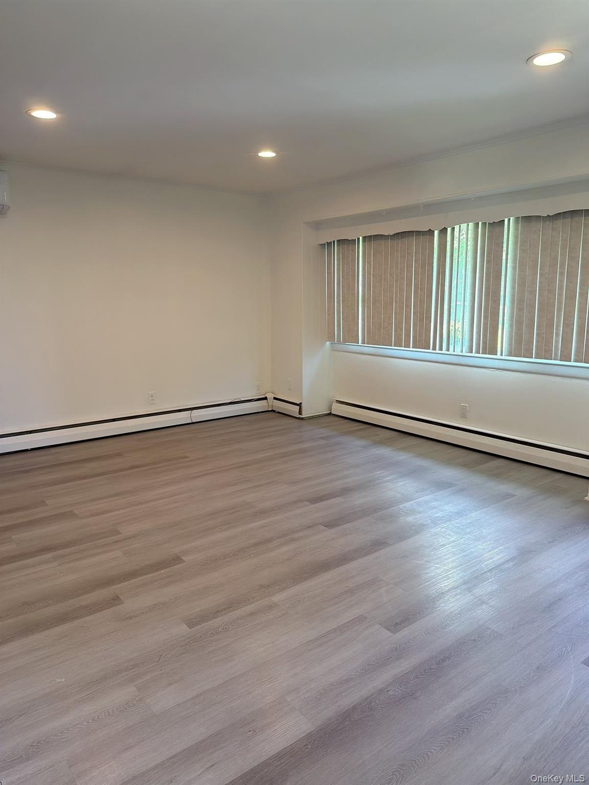 10 Kings Park Road Commack, NY 11725 - Photo 3 of 9 Gallery Image 3