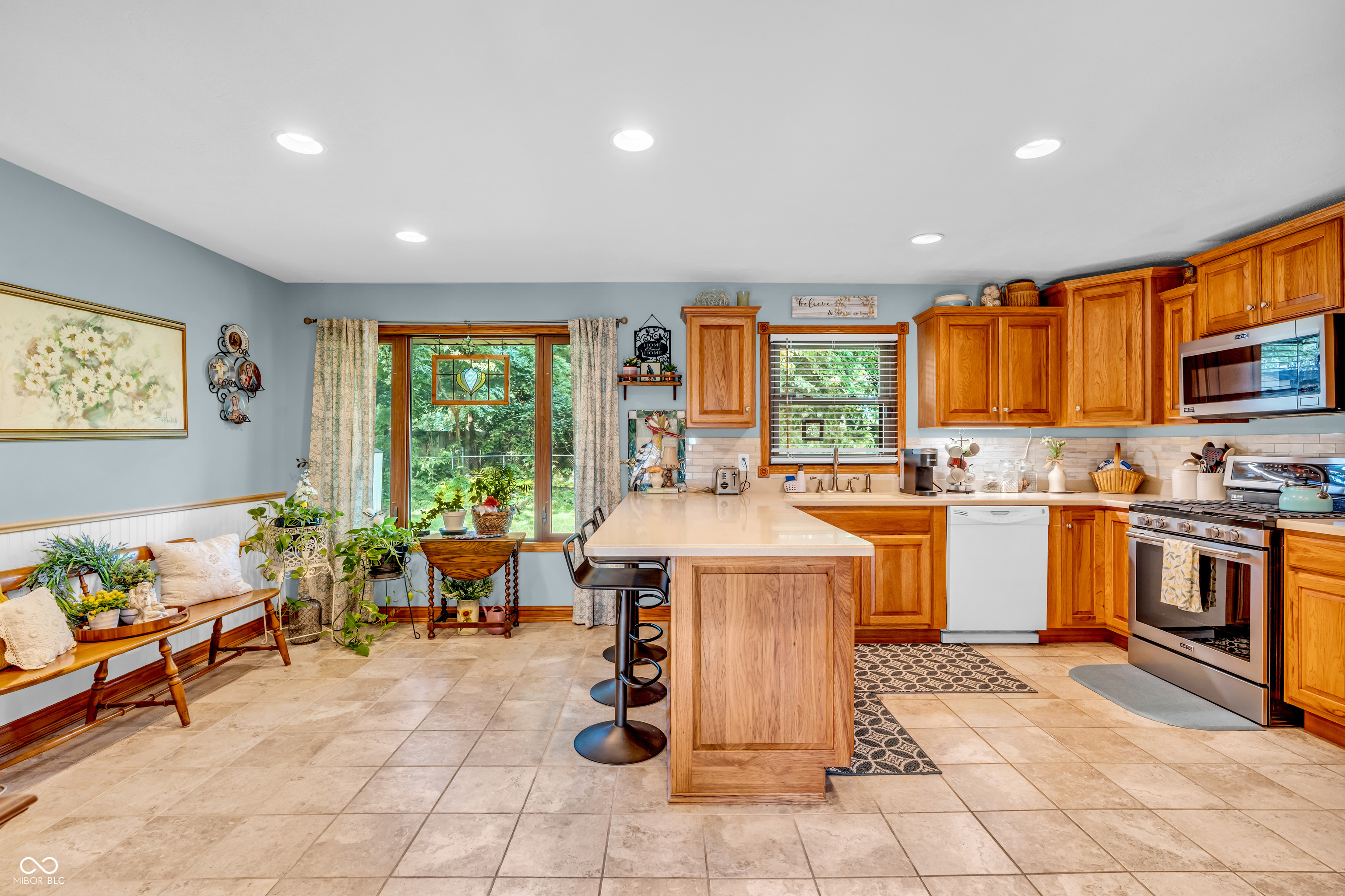 382 Shadow Road Greenwood, IN 46142 - Photo 8 of 36