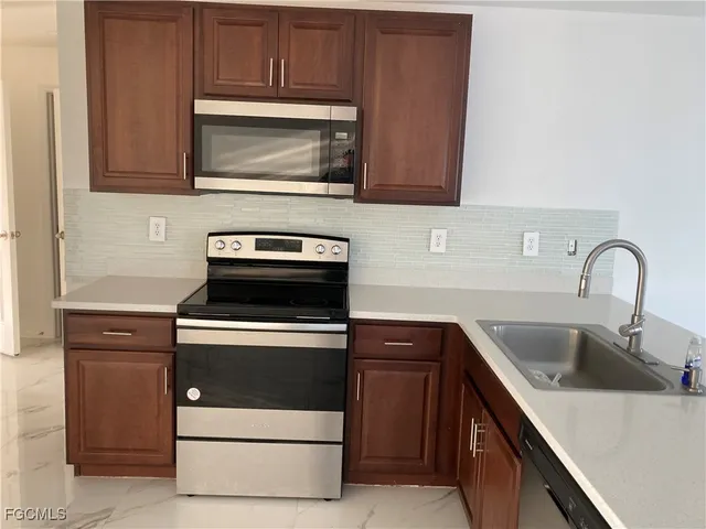 $272,900 | 142 Plantation Drive, LaBelle, FL 33935