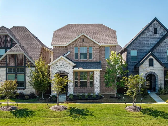 $419,500 | 2613 Kings Canyon Mews, Corinth, TX 76210