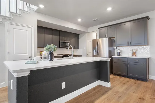 $419,500 | 2613 Kings Canyon Mews, Corinth, TX 76210