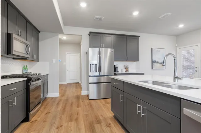 $419,500 | 2613 Kings Canyon Mews, Corinth, TX 76210