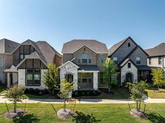 $419,500 | 2613 Kings Canyon Mews, Corinth, TX 76210