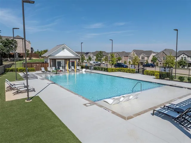 $419,500 | 2613 Kings Canyon Mews, Corinth, TX 76210