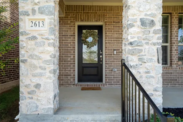 $419,500 | 2613 Kings Canyon Mews, Corinth, TX 76210