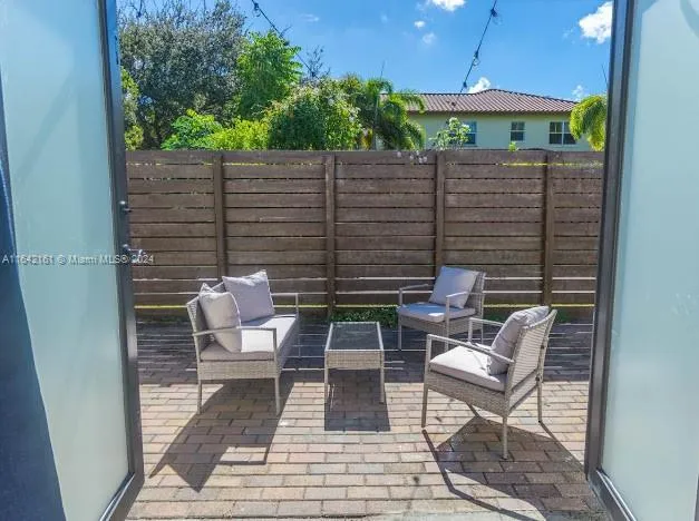 $1,500,000 | 824 Northeast 4th Street, Unit 16, Fort Lauderdale, FL 33301