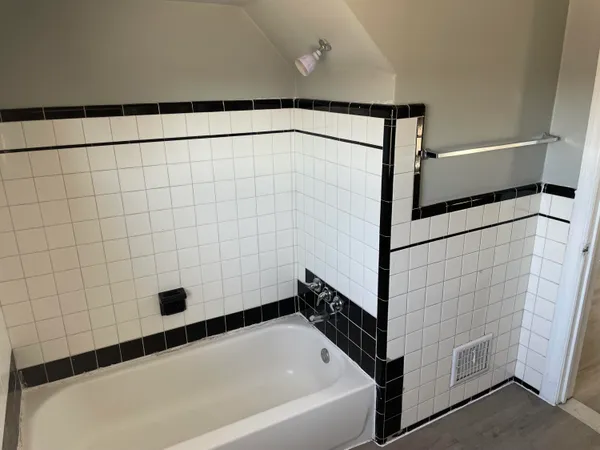 $1,200 | 16126 Ilene Street, Detroit, MI 48221