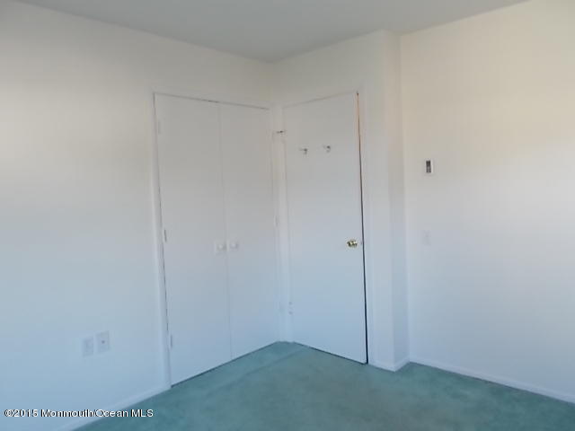 102 Sunset Road Whiting, NJ 08759 - Photo 8 of 42 102 SUNSET RD 029