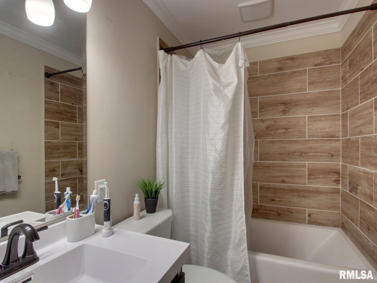 916 North 36th Street Quincy, IL 62305 - Photo 16 of 29