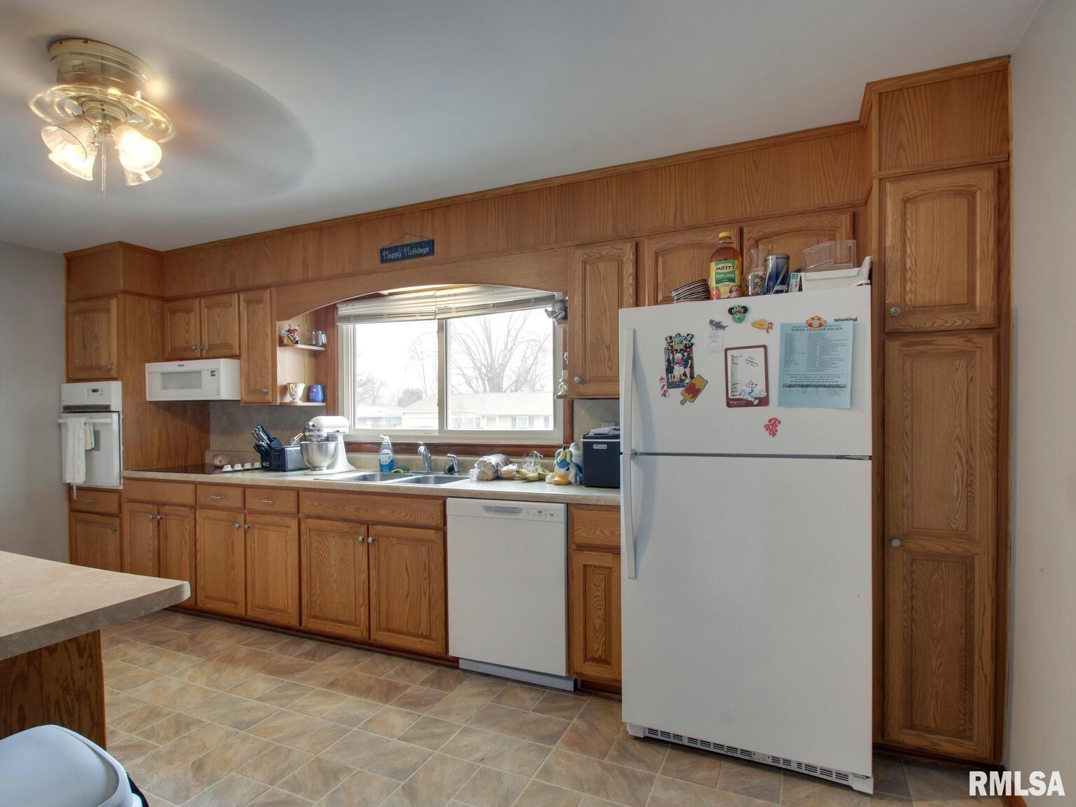 916 North 36th Street Quincy, IL 62305 - Photo 4 of 29