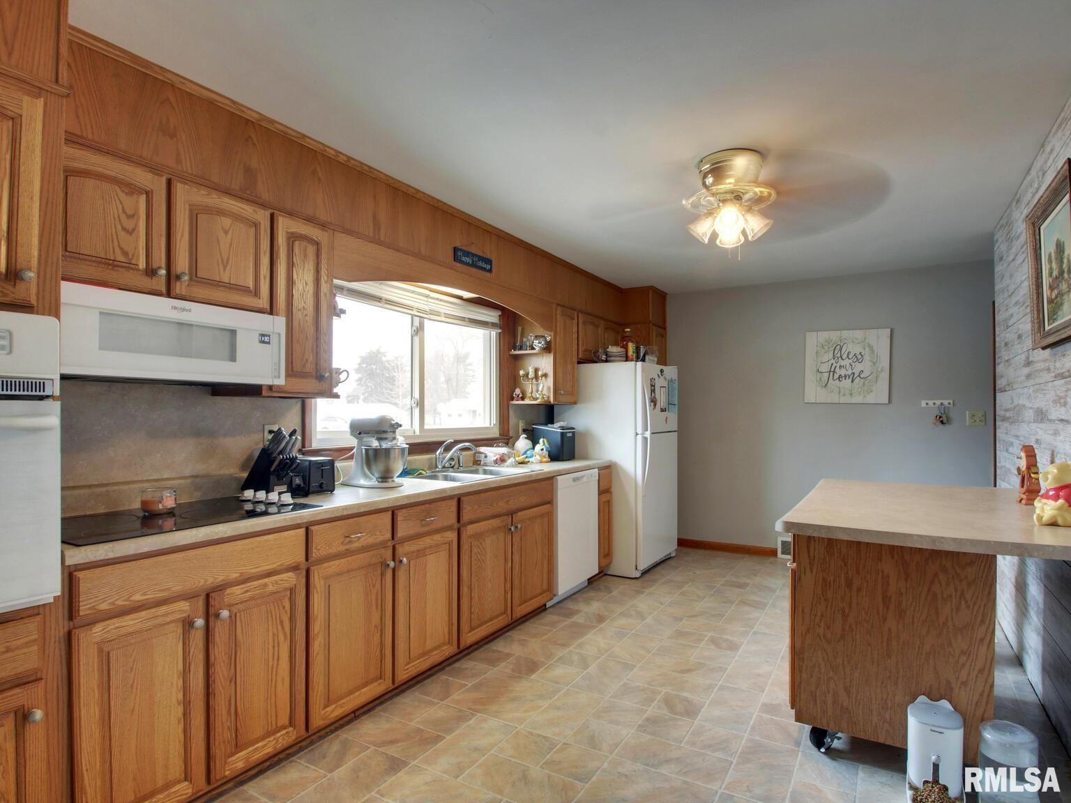 916 North 36th Street Quincy, IL 62305 - Photo 6 of 29