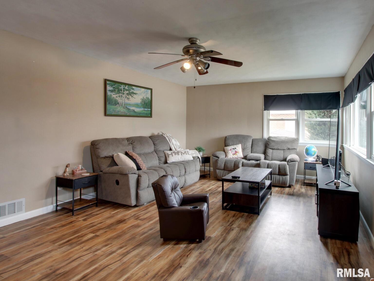 916 North 36th Street Quincy, IL 62305 - Photo 9 of 29