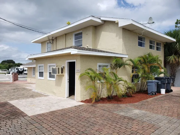 $1,100 | 1011 South Hopkins Avenue, Unit B, Titusville, FL 32780