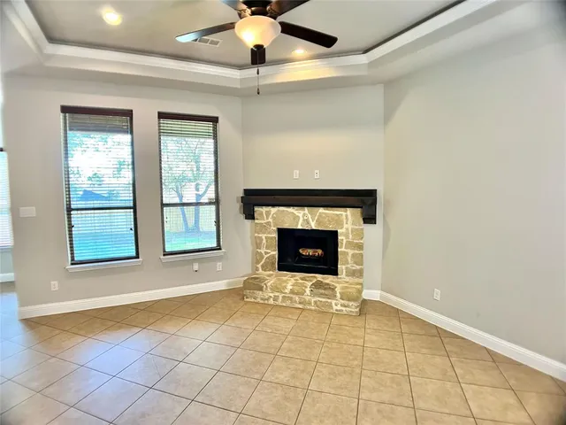 $369,990 | 1525 Avenue A, Grand Prairie, TX 75051