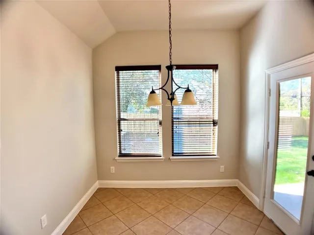$369,990 | 1525 Avenue A, Grand Prairie, TX 75051