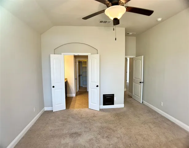 $369,990 | 1525 Avenue A, Grand Prairie, TX 75051