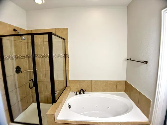 $369,990 | 1525 Avenue A, Grand Prairie, TX 75051