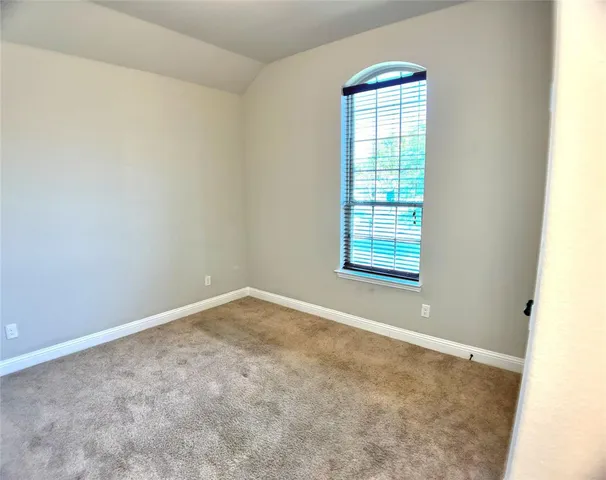 $369,990 | 1525 Avenue A, Grand Prairie, TX 75051