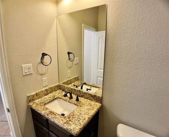 $369,990 | 1525 Avenue A, Grand Prairie, TX 75051