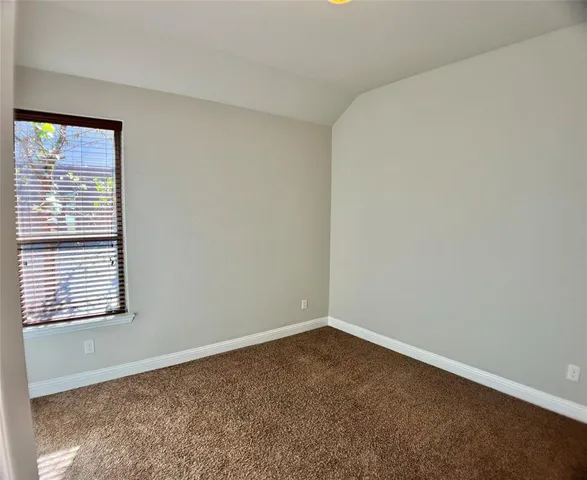 $369,990 | 1525 Avenue A, Grand Prairie, TX 75051