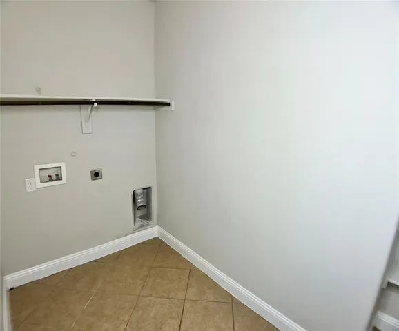 $369,990 | 1525 Avenue A, Grand Prairie, TX 75051