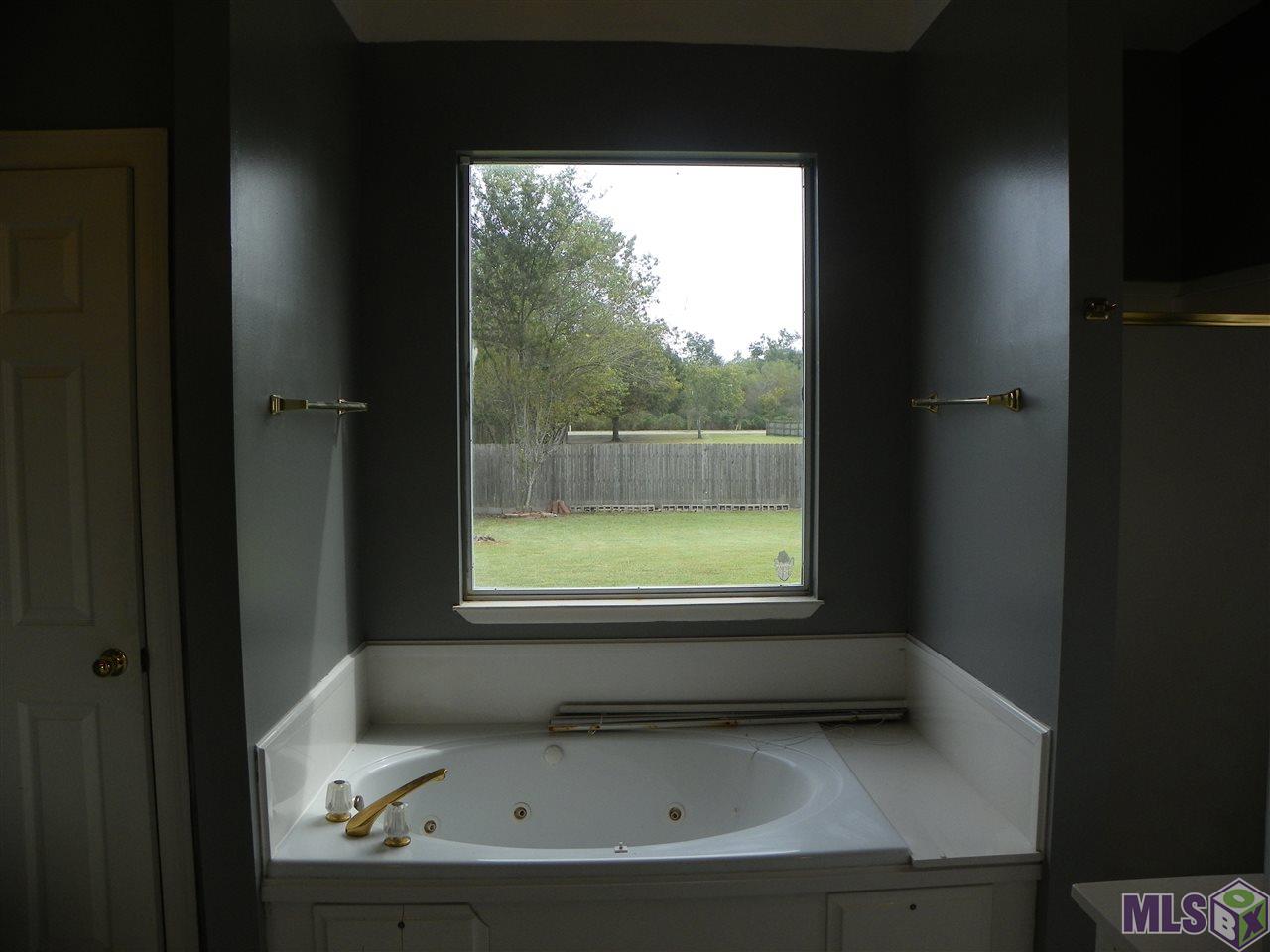 1011 Springlake Drive Baton Rouge, LA 70810 - Photo 31 of 41