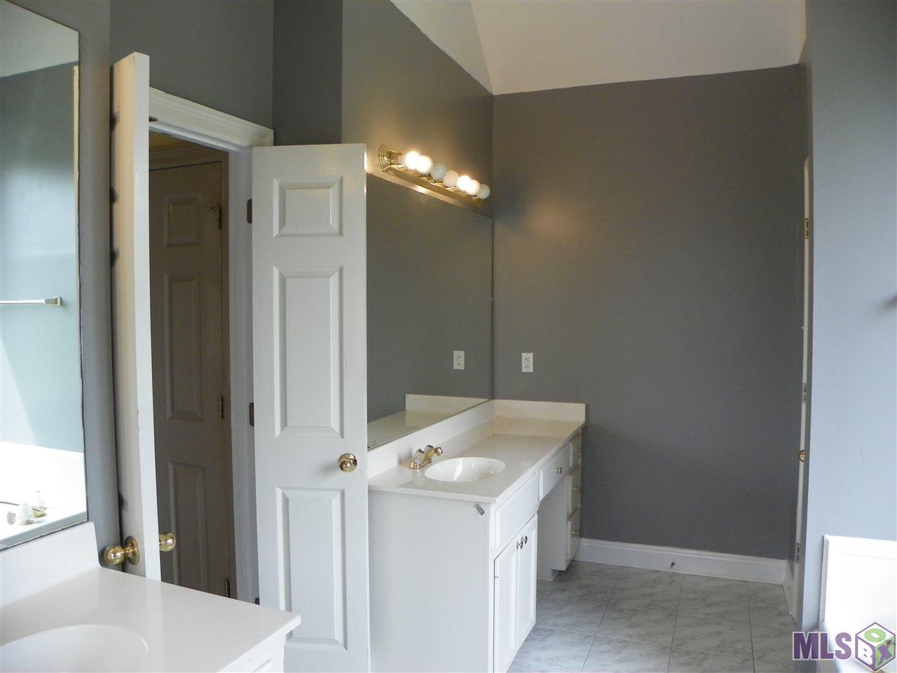 1011 Springlake Drive Baton Rouge, LA 70810 - Photo 33 of 41