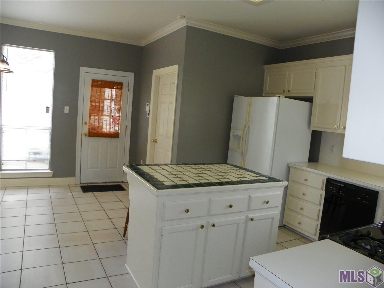 1011 Springlake Drive Baton Rouge, LA 70810 - Photo 6 of 41