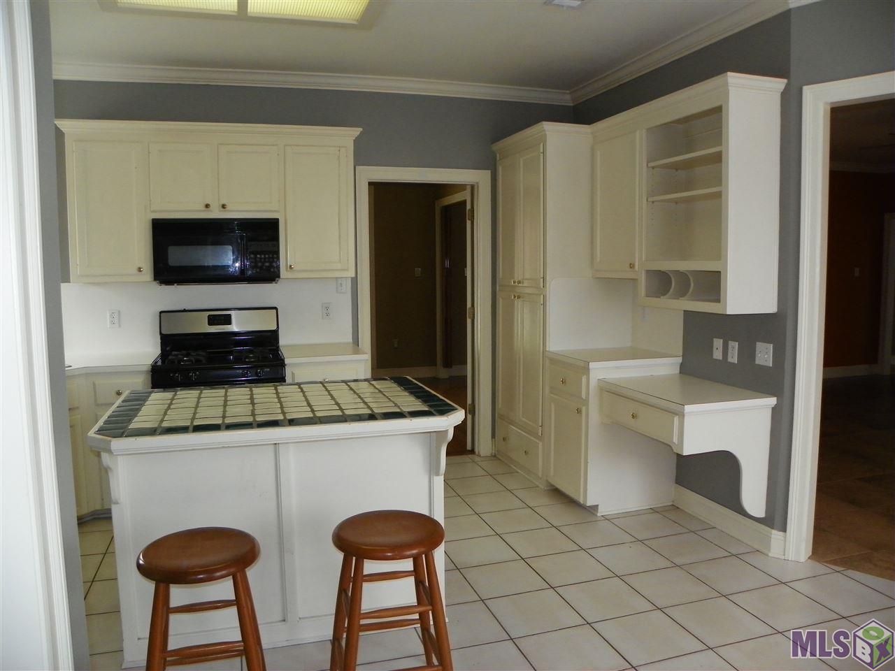 1011 Springlake Drive Baton Rouge, LA 70810 - Photo 8 of 41