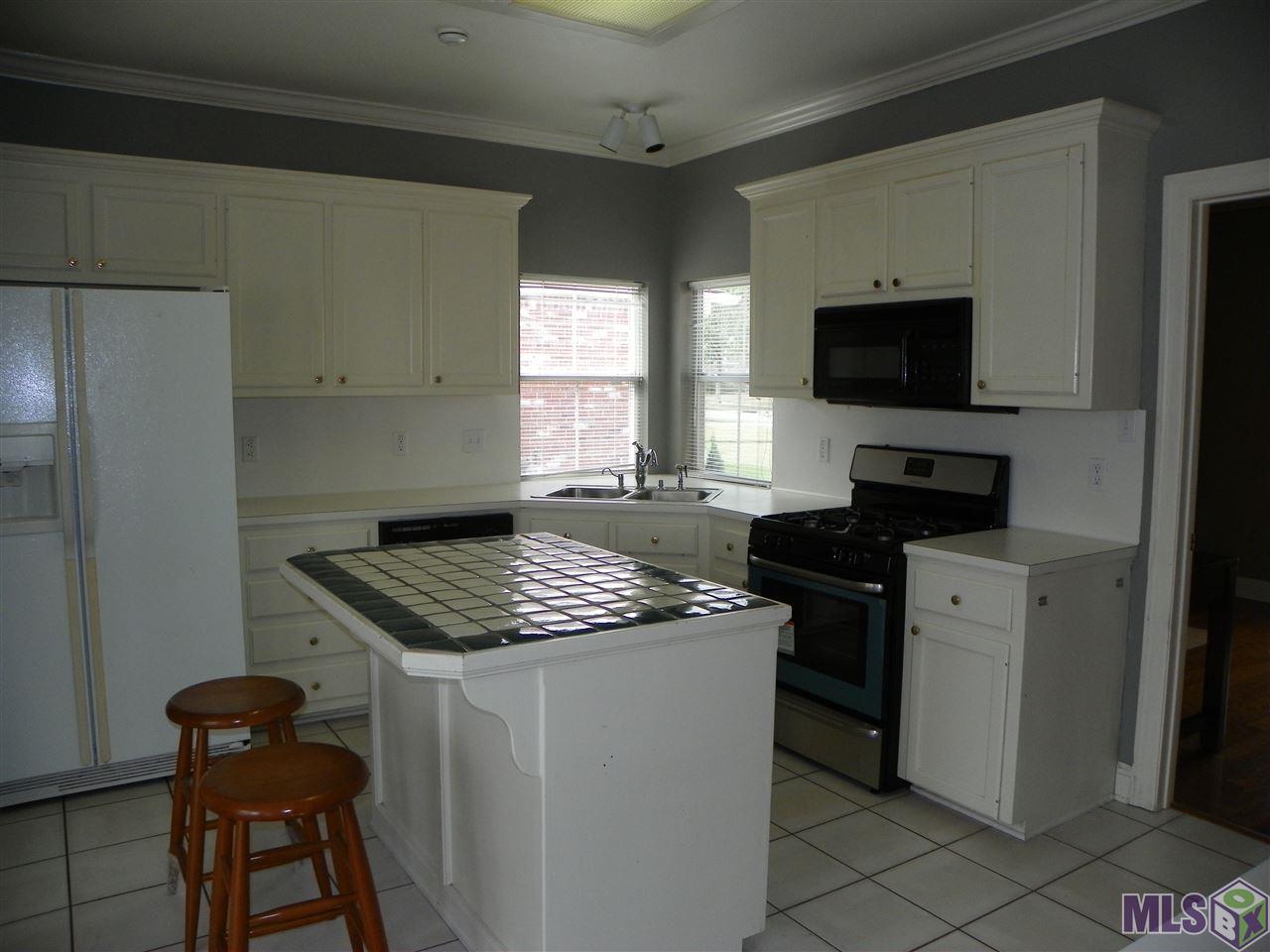 1011 Springlake Drive Baton Rouge, LA 70810 - Photo 9 of 41