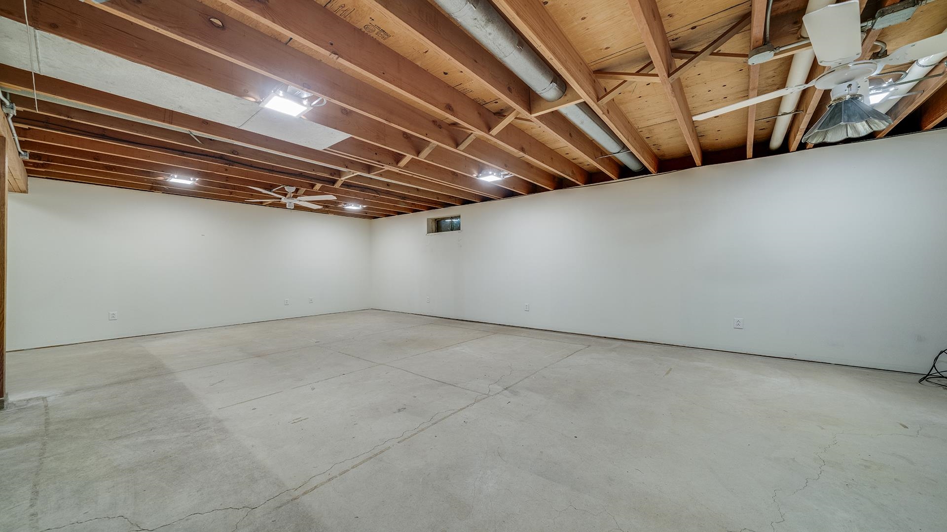 1247 Roxbury Road Rockford, IL 61107 - Photo 31 of 37 a view of an empty room