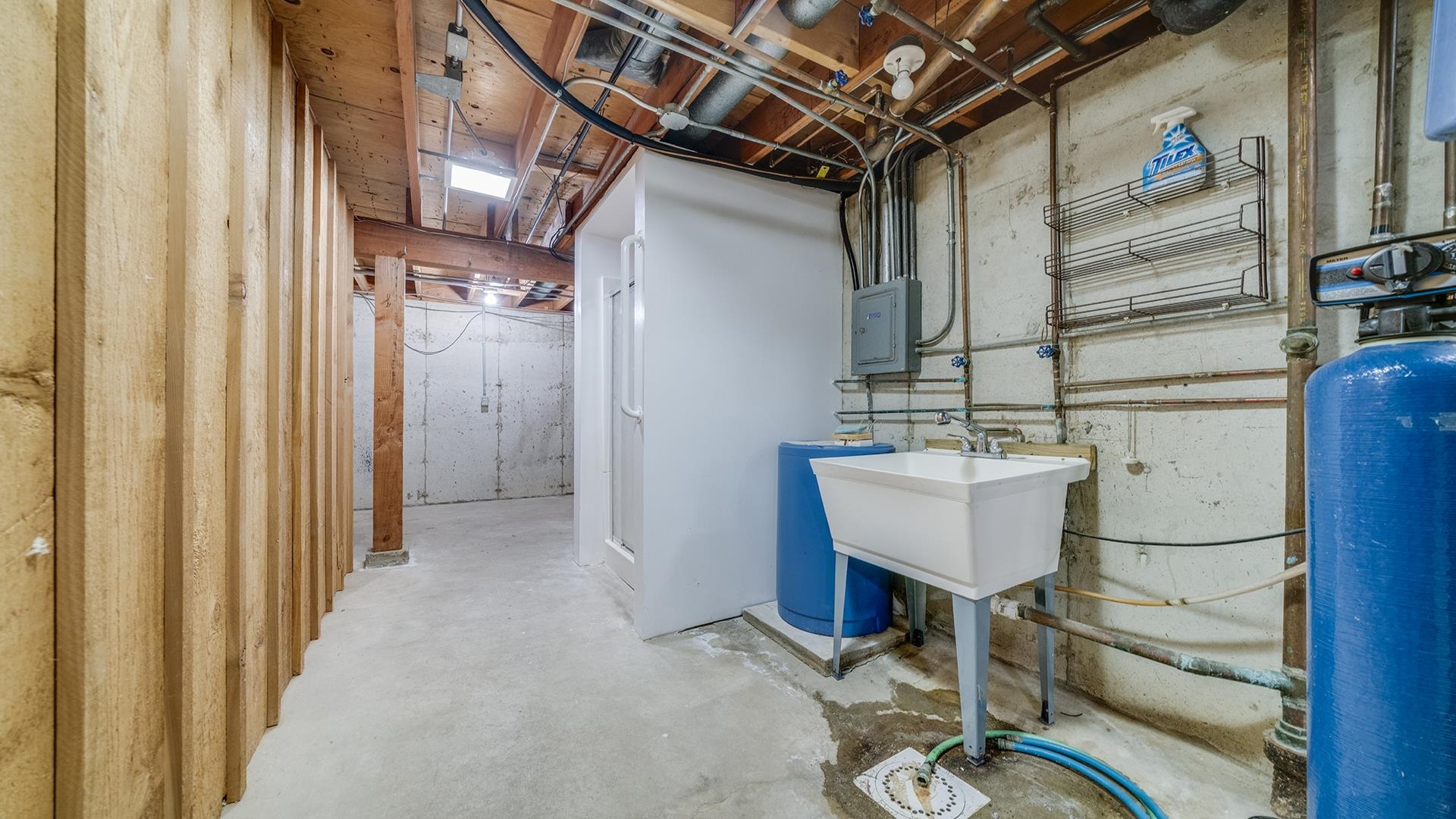 1247 Roxbury Road Rockford, IL 61107 - Photo 33 of 37 a bathroom with a sink and a mirror