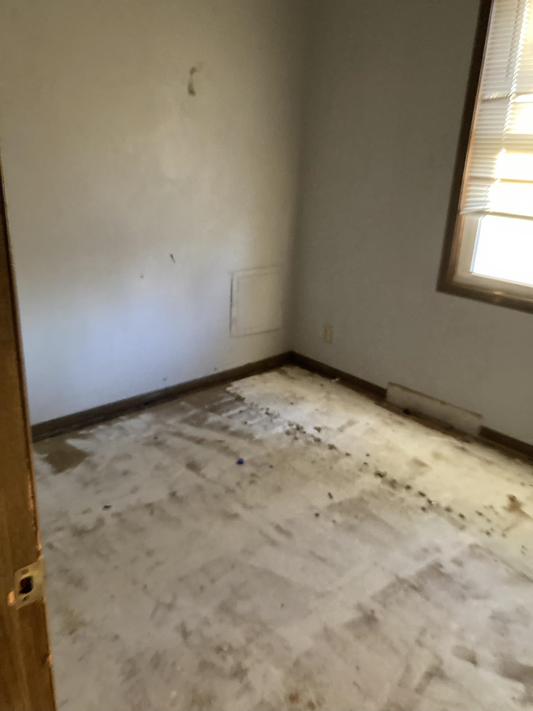 1709 Madison Street Manitowoc, WI 54220 - Photo 7 of 21