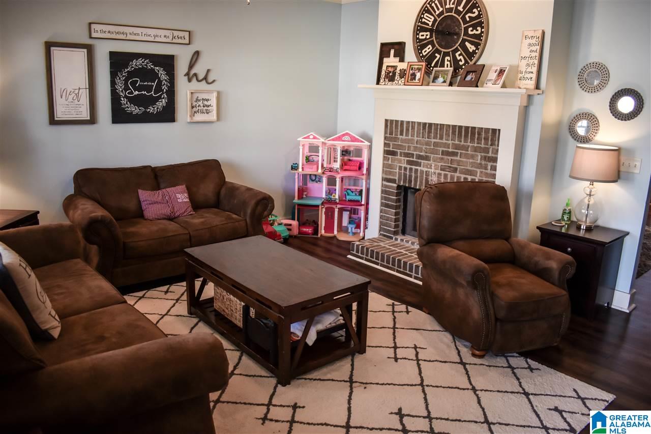 209 Nottingham Drive Calera, AL 35040 - Photo 4 of 23