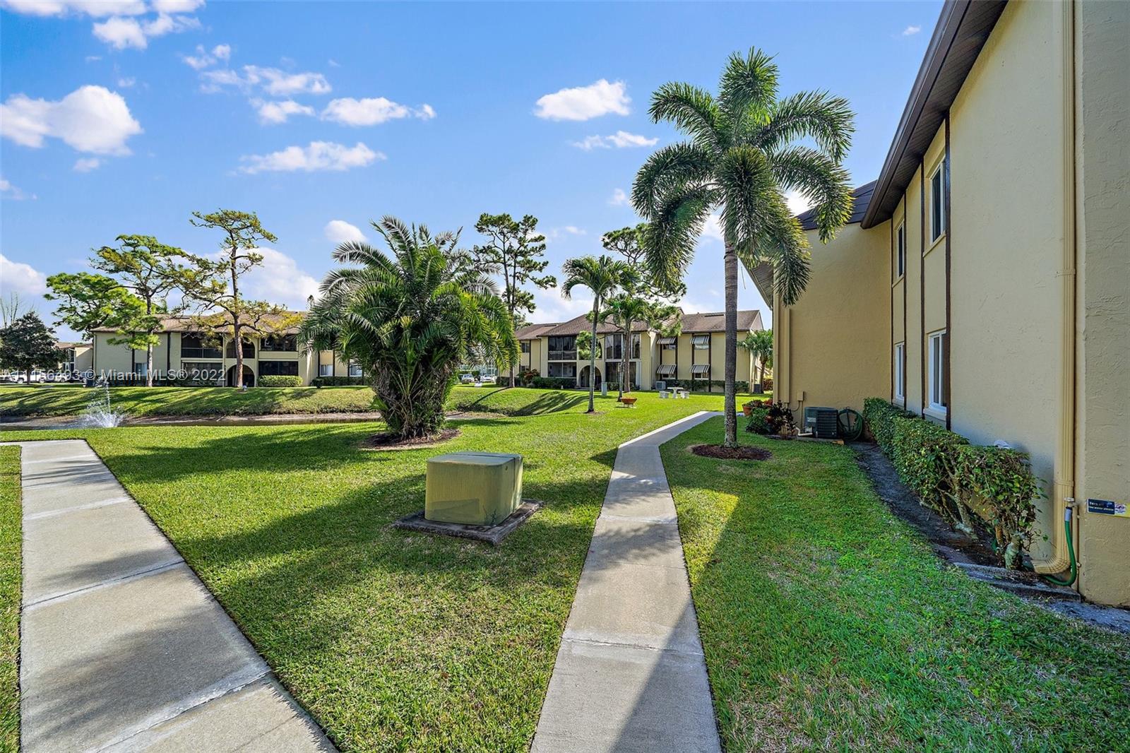 331 Pine Ridge Circle, Unit B2 Greenacres, FL 33463 - Photo 26 of 32 Gallery Image 26