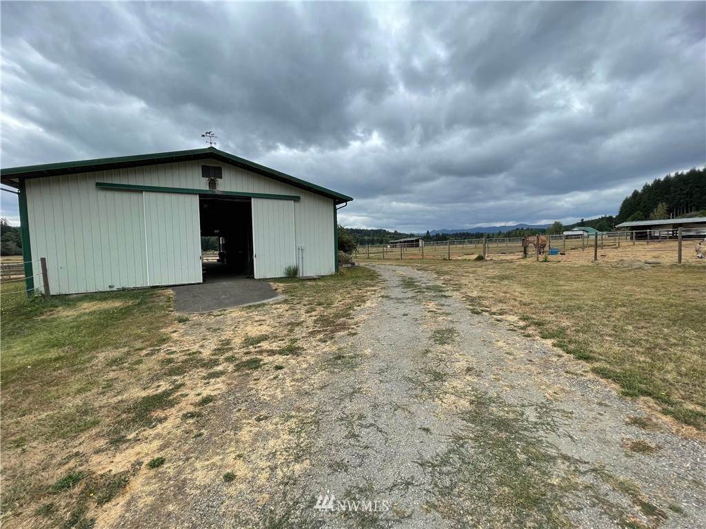 404 Independence Road Rochester, WA 98579 - Photo 12 of 40 a view of a terrace