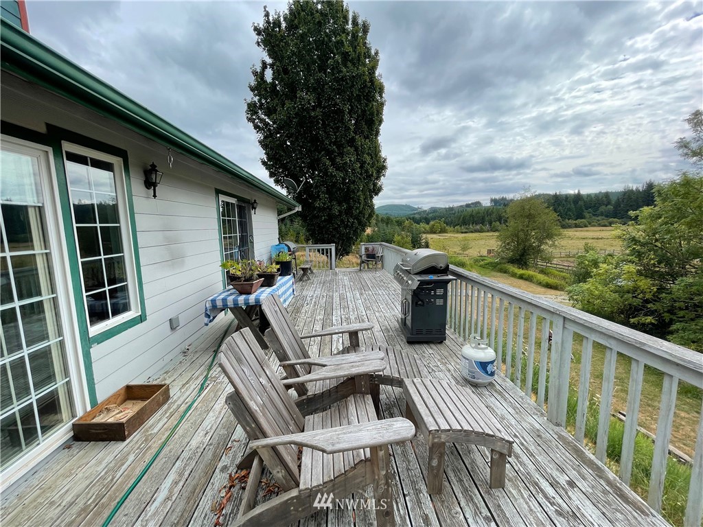 404 Independence Road Rochester, WA 98579 - Photo 38 of 40 a view of a roof deck with couches